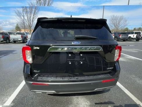 Used 2023 Ford Explorer XLT w/ Equipment Group 202A AWD/4WD image 3