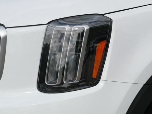 Certified 2023 Kia Telluride SX Prestige AWD/4WD image 16