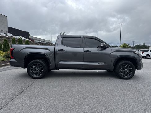 Used 2024 Toyota Tundra Platinum AWD/4WD image 11