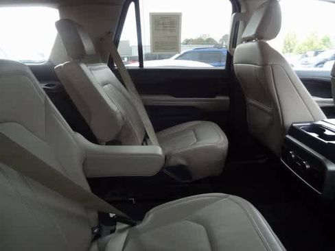 Certified 2024 Ford Expedition Limited image 12