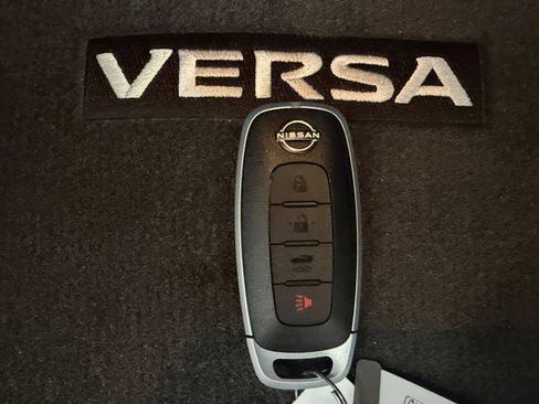 Used 2025 Nissan Versa SV w/ Trunk Package FWD image 28