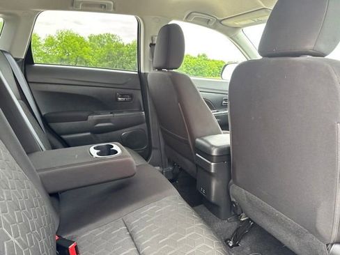 Used 2025 Mitsubishi Outlander Sport LE AWD/4WD image 19