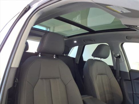 Certified 2025 Audi Q5 Premium w/ Convenience Package image 21