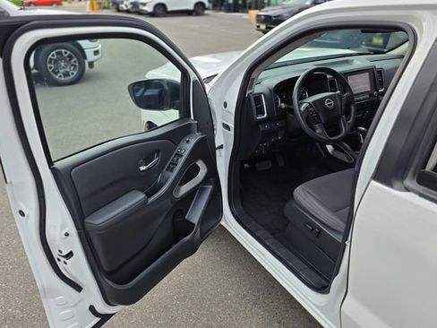 Used 2022 Nissan Frontier SV AWD/4WD image 30
