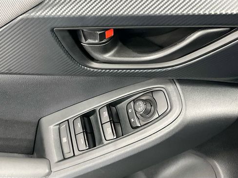 Used 2025 Subaru Crosstrek 2.0i Premium image 17