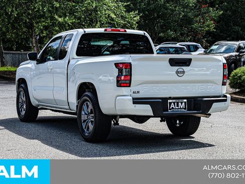 Used 2025 Nissan Frontier SV RWD image 8