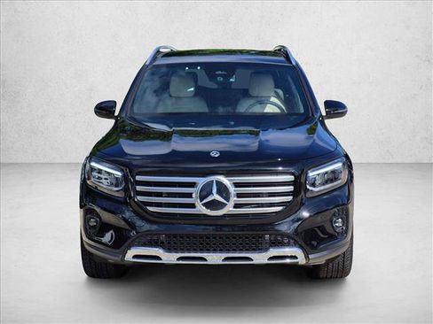 Used 2026 Mercedes-Benz GLB 250 image 2