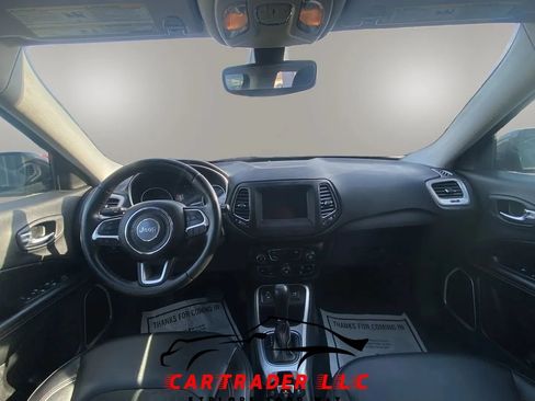 Used 2019 Jeep Compass Latitude w/ Popular Equipment Group FWD image 10