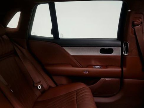 Used 2023 Genesis G90 3.5T AWD/4WD image 38