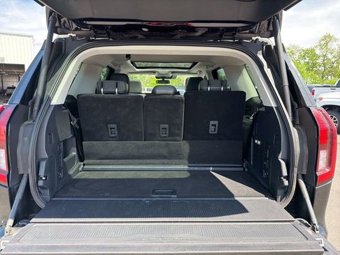 Used 2025 Ford Expedition Active image 11