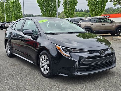 Used 2024 Toyota Corolla LE FWD image 3