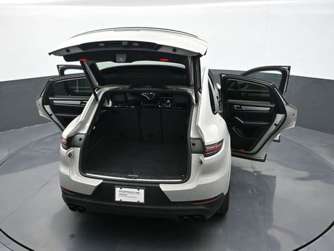Certified 2022 Porsche Cayenne S AWD/4WD image 28
