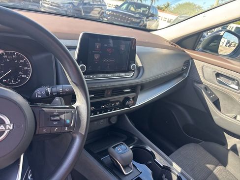 Used 2023 Nissan Rogue SV image 13