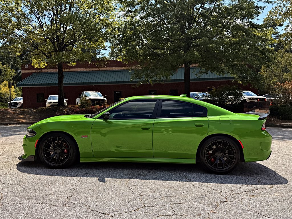 Used 2017 Dodge Charger R/T Scat Pack w/ Beats Audio Group RWD image 8