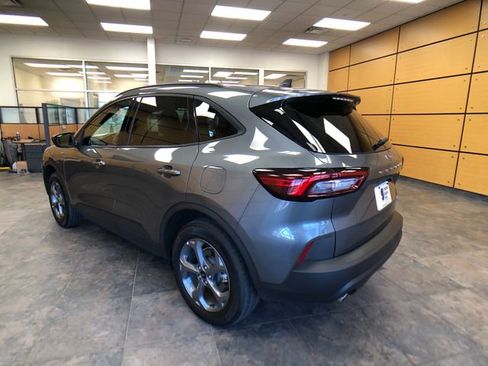 Certified 2025 Ford Escape ST-Line AWD/4WD image 5