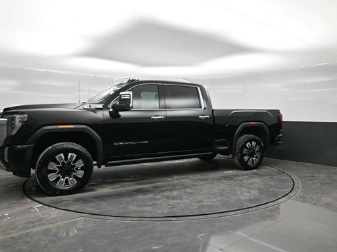 Used 2025 GMC Sierra 2500 Denali image 5