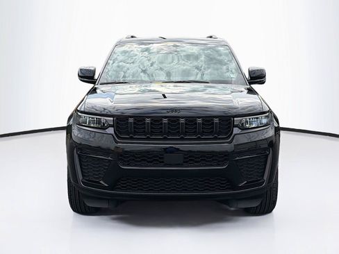 Used 2026 Jeep Grand Cherokee Altitude AWD/4WD image 2
