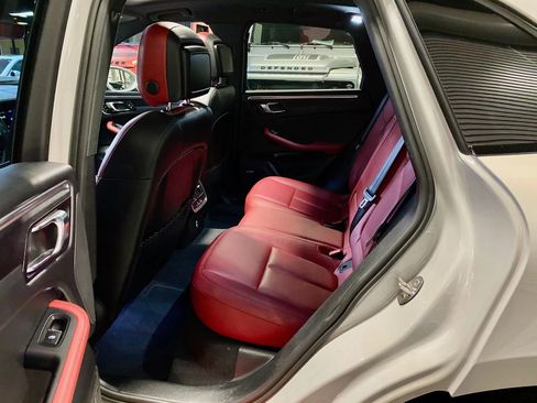 Used 2021 Porsche Macan GTS image 32