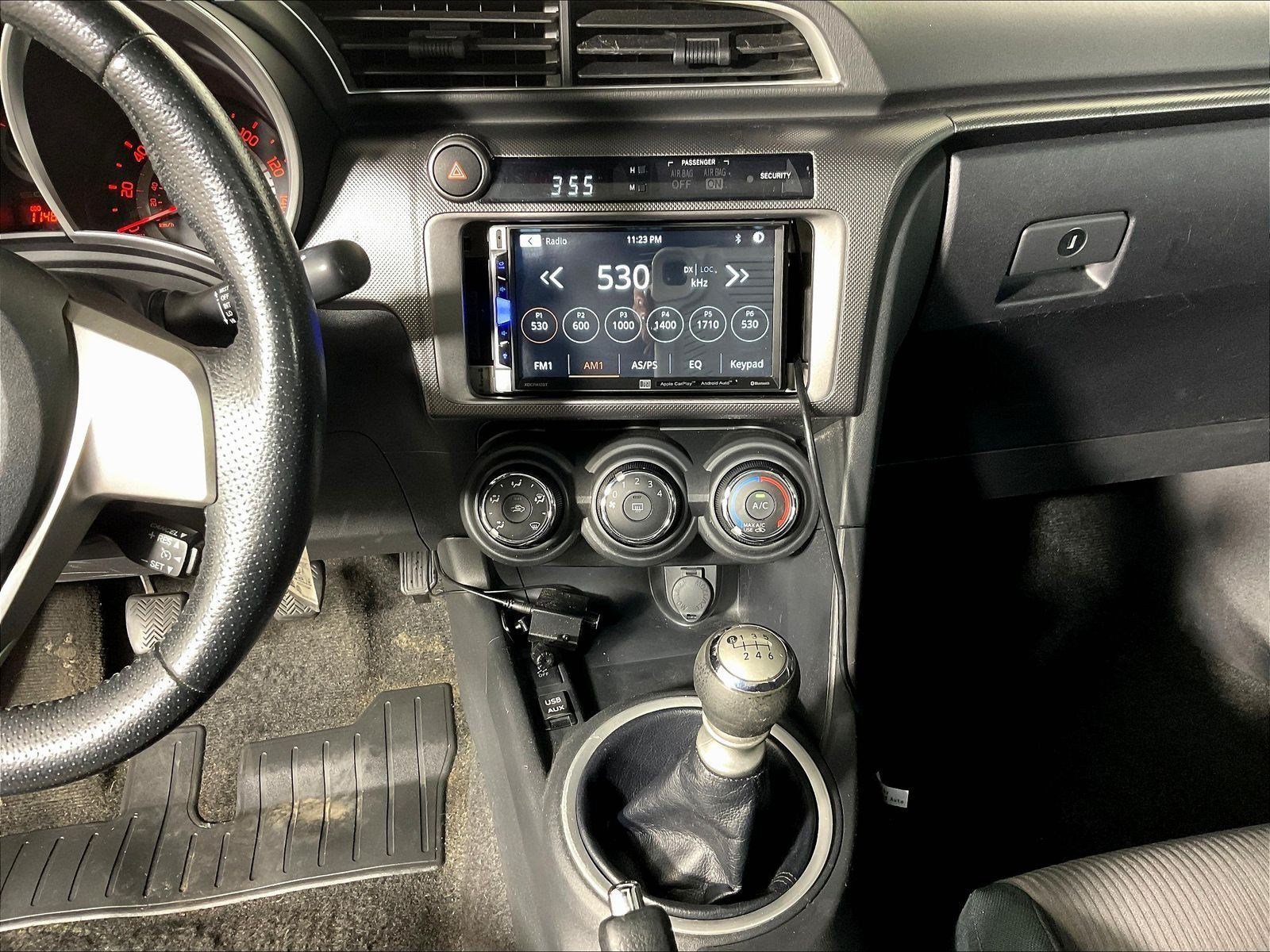 Used 2015 Scion tC FWD image 9