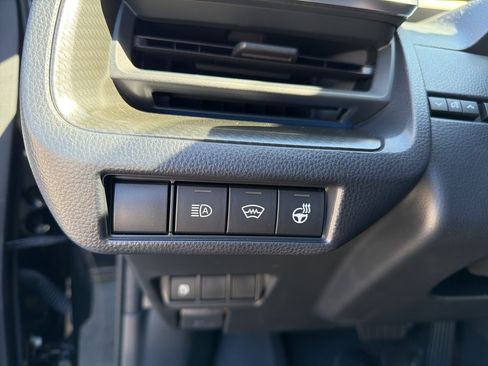 Used 2025 Toyota Prius XLE image 12