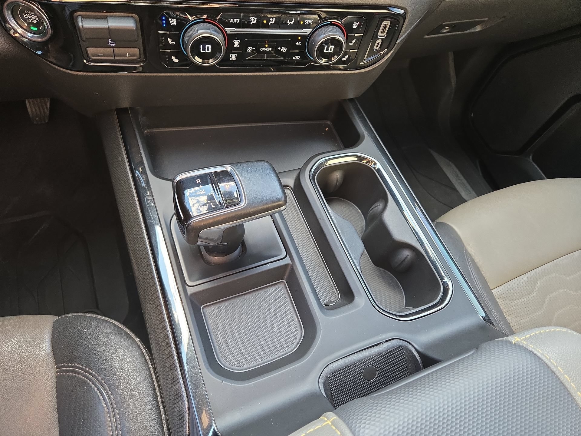 Used 2023 Chevrolet Silverado 1500 ZR2 w/ Technology Package AWD/4WD image 22