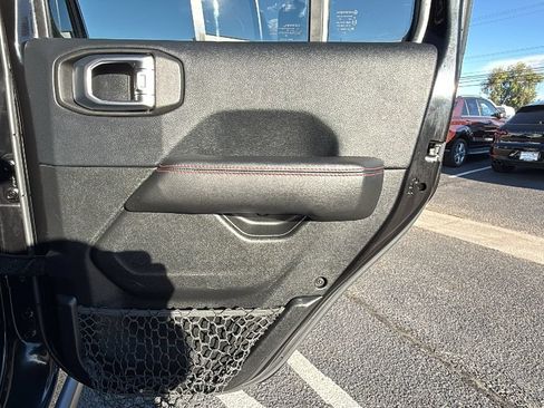 Used 2019 Jeep Wrangler Unlimited Rubicon AWD/4WD image 15