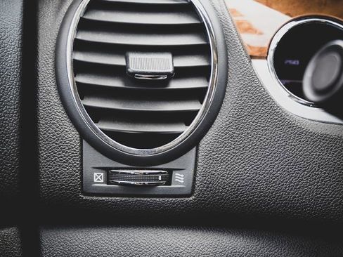 Used 2008 Buick Enclave CXL w/ Driver Confidence Package image 9