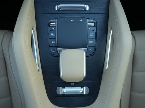 New 2026 Mercedes-Benz GLE 580 4MATIC image 33