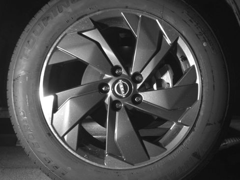 Used 2025 Nissan Rogue SV FWD image 16