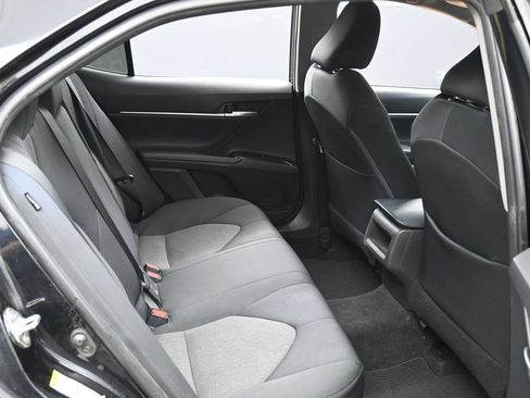 Used 2018 Toyota Camry LE FWD image 28