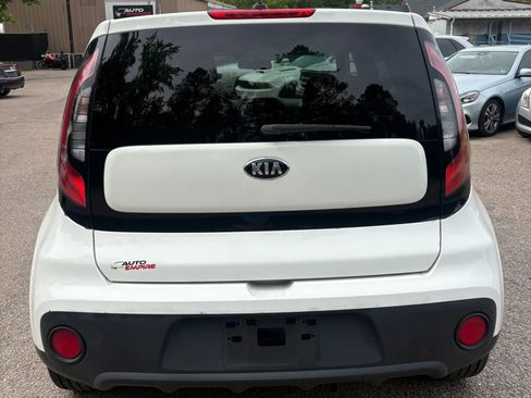 Used 2018 Kia Soul FWD image 5