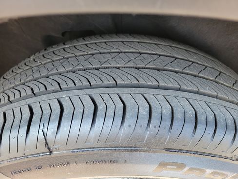 Used 2025 Cadillac XT4 Premium Luxury image 27