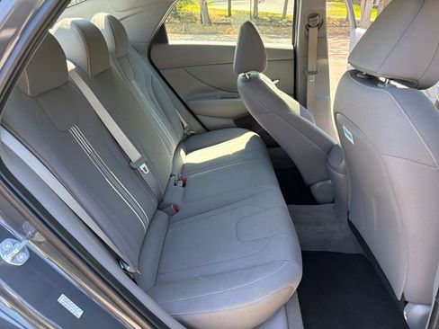 Used 2023 Hyundai Elantra SEL w/ Convenience Package FWD image 27