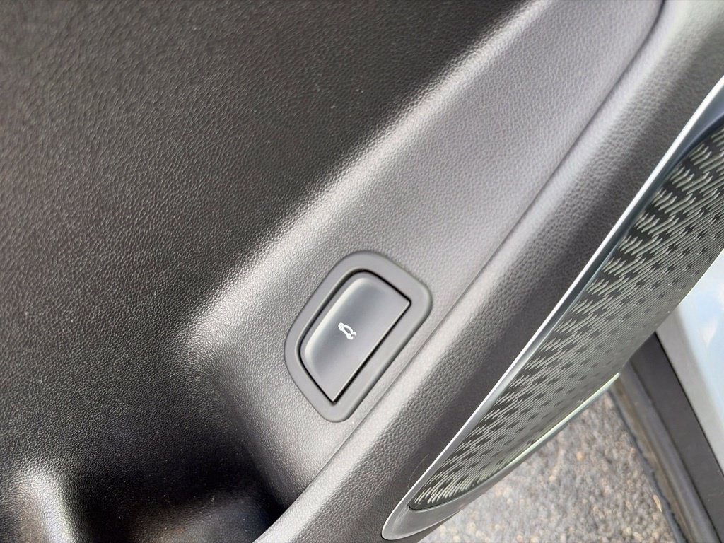 Used 2025 Buick Enclave Preferred FWD image 14