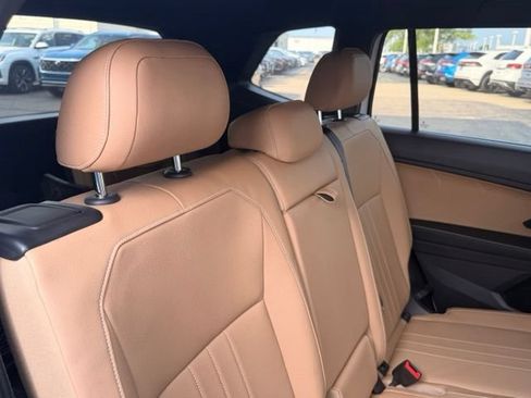 Certified 2022 Volkswagen Tiguan SE FWD image 17