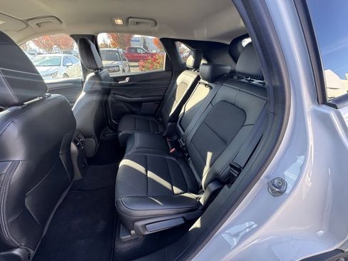 Used 2024 Ford Escape SE image 15