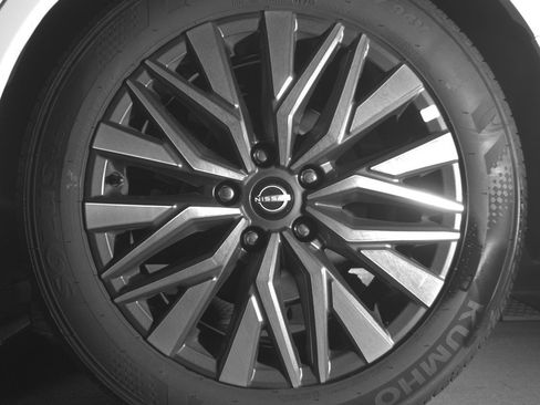 Used 2025 Nissan Altima 2.5 SV image 14