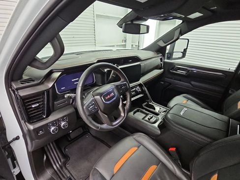Used 2025 GMC Sierra 2500 AT4 AWD/4WD image 12