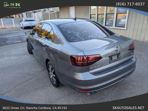 Used 2017 Volkswagen Jetta SE FWD image 10