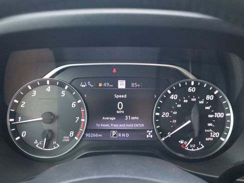 Used 2021 Nissan Titan SV w/ SV Convenience Package AWD/4WD image 18
