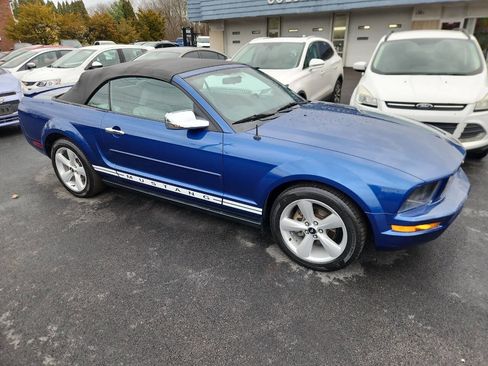 Used 2008 Ford Mustang Convertible image 12