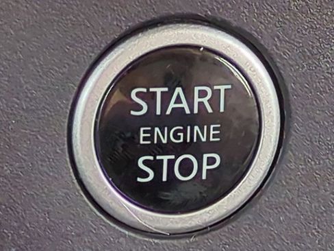 Certified 2021 Nissan Rogue SV image 29