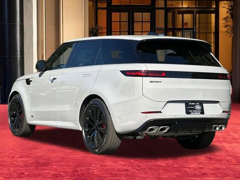 New 2026 Land Rover Range Rover Sport Dynamic SE image 3