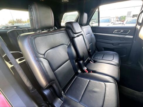 Used 2017 Ford Explorer Sport image 31