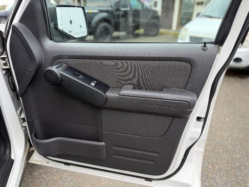 Used 2009 Ford Explorer Sport Trac XLT image 24