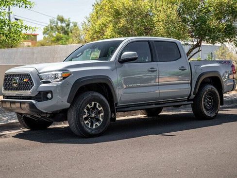 Used 2019 Toyota Tacoma TRD Off-Road AWD/4WD image 1