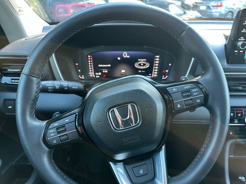 Used 2025 Honda Pilot Elite image 30