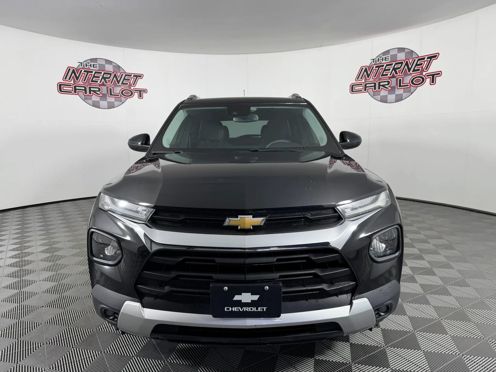 Used 2022 Chevrolet TrailBlazer LT w/ Convenience Package AWD/4WD image 2