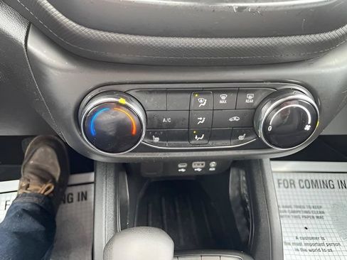 Used 2022 Chevrolet TrailBlazer LT w/ Driver Confidence Package AWD/4WD image 17
