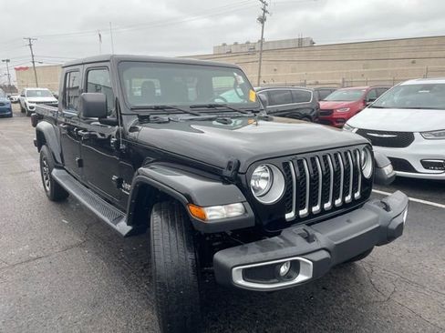 Used 2022 Jeep Gladiator Overland image 3